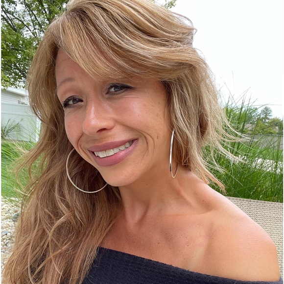 Meet your Posher Christina - Picture 13 of 13